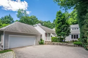 15 Fieldstone Dr, Winchester, MA 01890 - Photo 4