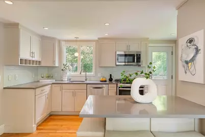 93 Manchester Rd, Newton, MA 02461 - Photo 6