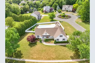 34 Gloria Drive, Westfield, MA 01085 - Photo 2