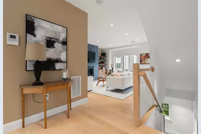 21 Crowninshield Rd #21, Brookline, MA 02446 - Photo 6