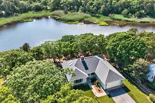 77 Ennsbrook Dr, Falmouth, MA 02536 - Photo 2