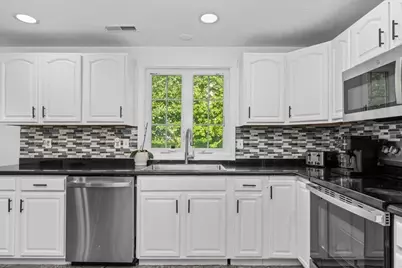1 Hatfield St #7, Worcester, MA 01604 - Photo 4