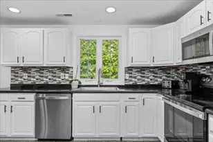 1 Hatfield St, Worcester, MA 01604 - Photo 4