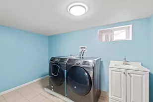 334 Sea St, Quincy, MA 02169 - Photo 24
