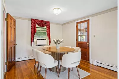 38 Robinhood Rd, Winchester, MA 01890 - Photo 10