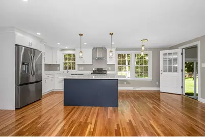 8 Galloway Rd, Chelmsford, MA 01824 - Photo 4