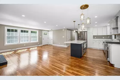 8 Galloway Rd, Chelmsford, MA 01824 - Photo 6