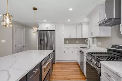8 Galloway Rd, Chelmsford, MA 01824 - Photo 2