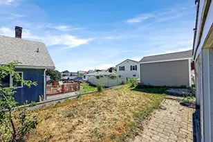 32 Fenley St, Revere, MA 02151 - Photo 32