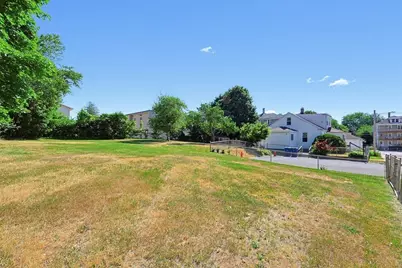 16 Lakeview St, Blackstone, MA 01504 - Photo 4