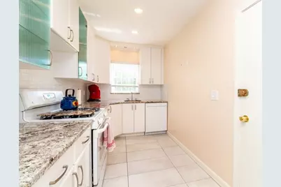 26 Lake Shore Ct #1, Boston, MA 02135 - Photo 2