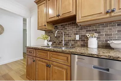 31 Lowell Ave, Westfield, MA 01085 - Photo 8