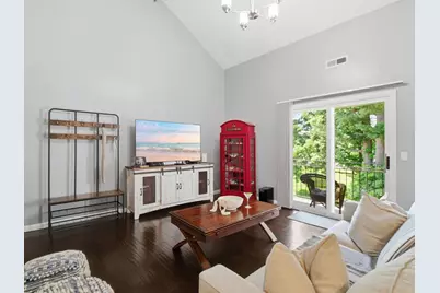 84 Tennis Plaza Rd #50, Dracut, MA 01826 - Photo 2