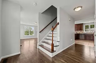8 Woods Hill Cir, Woburn, MA 01801 - Photo 16