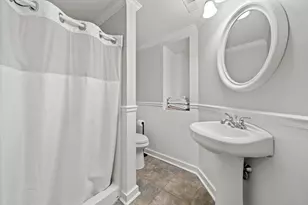 8 Woods Hill Cir, Woburn, MA 01801 - Photo 34