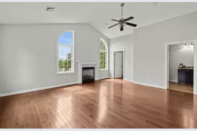 8 Woods Hill Cir, Woburn, MA 01801 - Photo 20