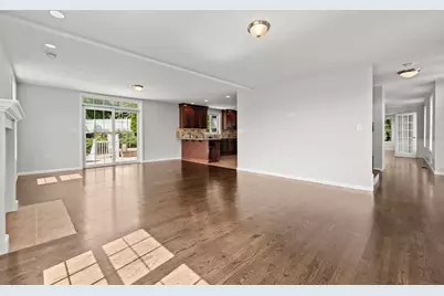 8 Woods Hill Cir, Woburn, MA 01801 - Photo 6