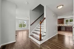 8 Woods Hill Cir, Woburn, MA 01801 - Photo 16