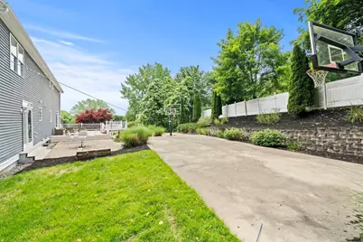 8 Woods Hill Cir, Woburn, MA 01801 - Photo 36