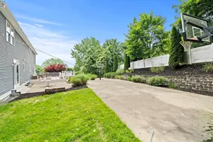 8 Woods Hill Cir, Woburn, MA 01801 - Photo 36