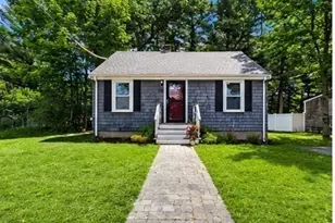 198 Pond St, Rockland, MA 02370 - Photo 2