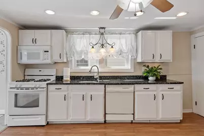 20 Conomo Ave, Lynn, MA 01904 - Photo 8