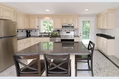 24 Woodland Rd, Uxbridge, MA 01569 - Photo 6