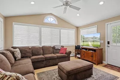 11 Dunkirk Ave, Worcester, MA 01604 - Photo 16