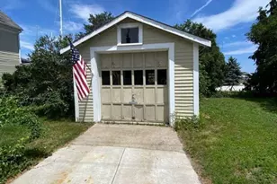 360 Merrimac St, Newburyport, MA 01950 - Photo 6