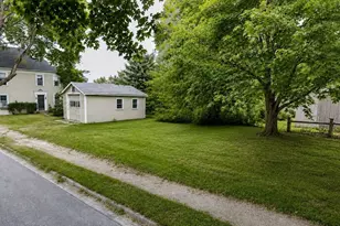 360 Merrimac St, Newburyport, MA 01950 - Photo 2
