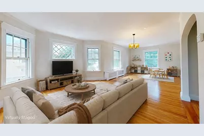 911 Pleasant St, Worcester, MA 01602 - Photo 4