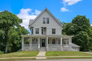 911 Pleasant St, Worcester, MA 01602 - Photo 12