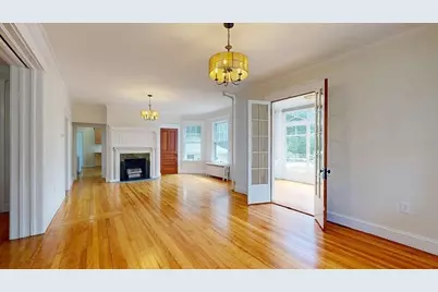 911 Pleasant St, Worcester, MA 01602 - Photo 18
