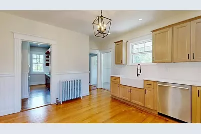 911 Pleasant St, Worcester, MA 01602 - Photo 4