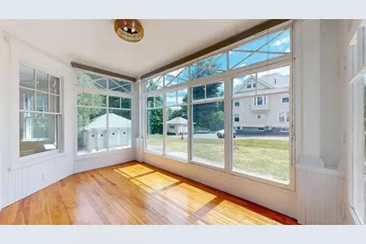 911 Pleasant St, Worcester, MA 01602 - Photo 24