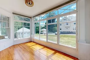 911 Pleasant St, Worcester, MA 01602 - Photo 24