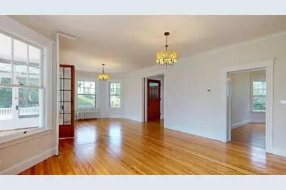 911 Pleasant St, Worcester, MA 01602 - Photo 10