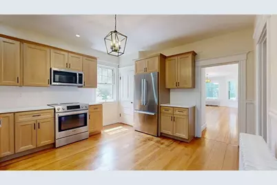 911 Pleasant St, Worcester, MA 01602 - Photo 16