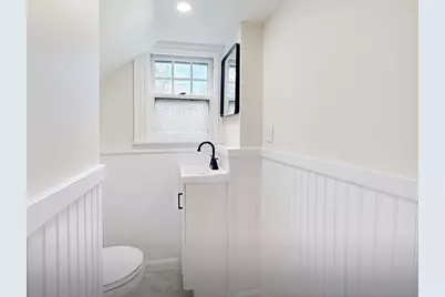 911 Pleasant St, Worcester, MA 01602 - Photo 18