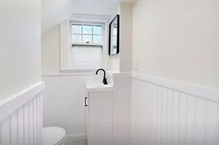 911 Pleasant St, Worcester, MA 01602 - Photo 18