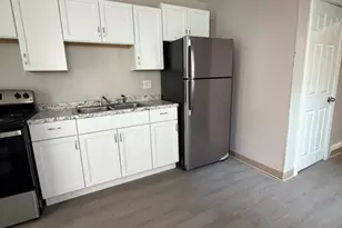 97 Newton St, Holyoke, MA 01040 - Photo 10