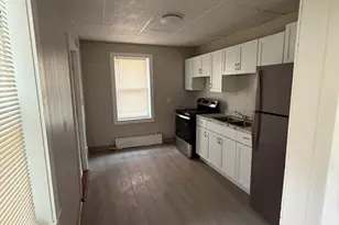 97 Newton St, Holyoke, MA 01040 - Photo 8