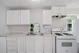 540 Armory St, Springfield, MA 01104 - Photo 8