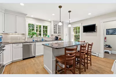 200 Harvard Cir, Newton, MA 02460 - Photo 4