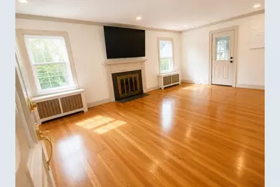 60 Rencelau St, Springfield, MA 01118 - Photo 2