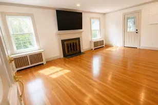60 Rencelau St, Springfield, MA 01118 - Photo 2