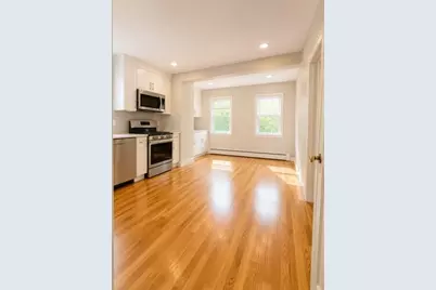 60 Rencelau St, Springfield, MA 01118 - Photo 4