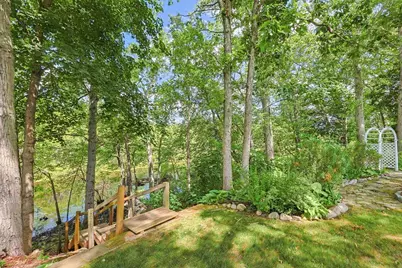 33 Crossman Ave, Attleboro, MA 02703 - Photo 2