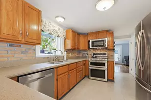 33 Crossman Ave, Attleboro, MA 02703 - Photo 12