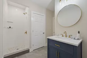 26 Pleasant St, Beverly, MA 01915 - Photo 22